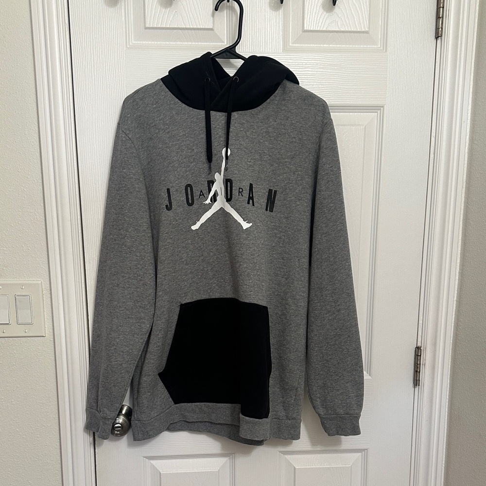 Jordan Men's Gray and Black Pullover Sweater